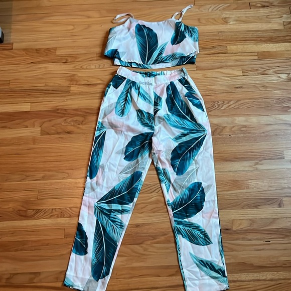 Two piece adjustable top set. - Picture 3 of 7